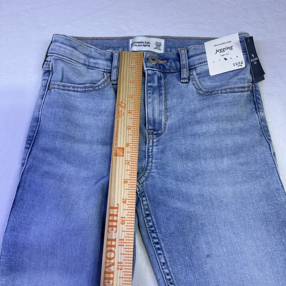 Abercrombie Kids. High-rise Jean Legging. Size 11/12 Slim. Light Wash Denim.